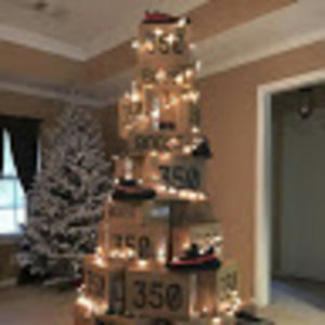 Meet your Posher, Cesar efrain